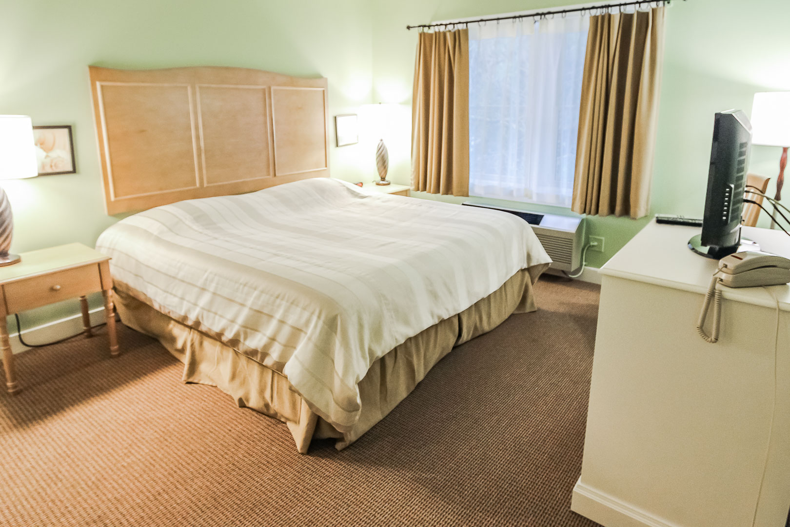 A quaint 1 bedroom unit at VRI's Holly Tree Resort in Massachusetts.